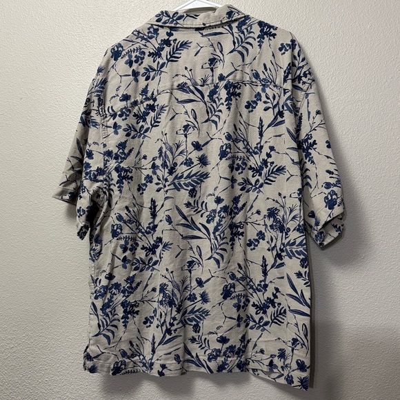 American Eagle Poolside Floral Button Up Shirt - Picture 8 of 12